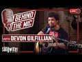 Capture de la vidéo Behind The Mic Live At The Gibson Garage With Devon Gilfillian