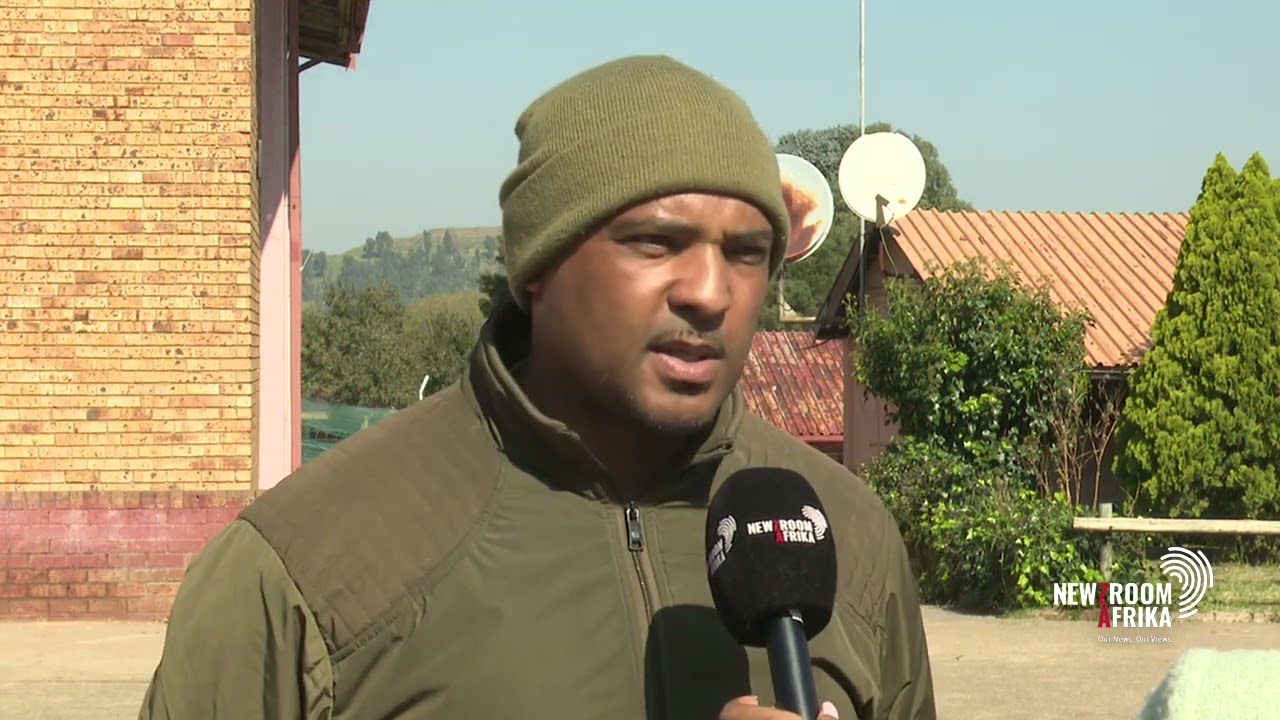 GDE organises furniture, classrooms for Riverlea High School