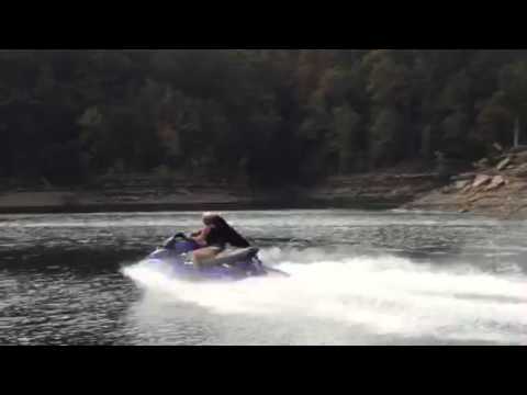 video phone beyonce mp3 German Shepherd Riding On A Waverunner 