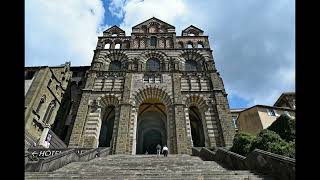 Le puy en Velay - La Cathédrale Notre Dame (4K) - Région Auvergne Rhône Alpes - France