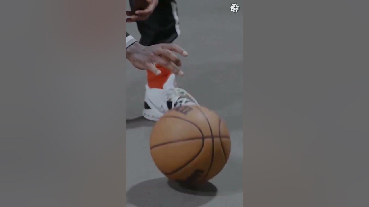 Kyrie Irving дриблинг