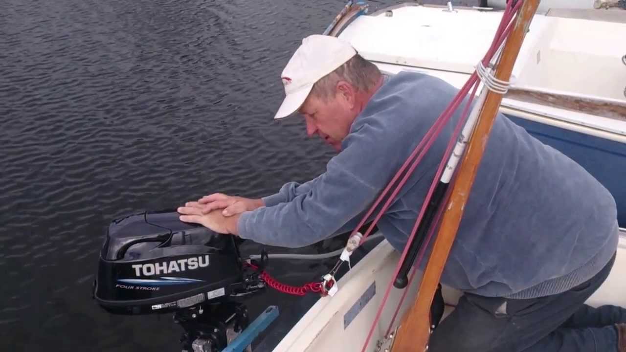How To Start A Boat Motor Outboard Motor Start-Up Procedure - YouTube