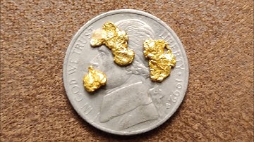 XP Deus II 2 small gold nugget test (yes I get it not the best video but it works)