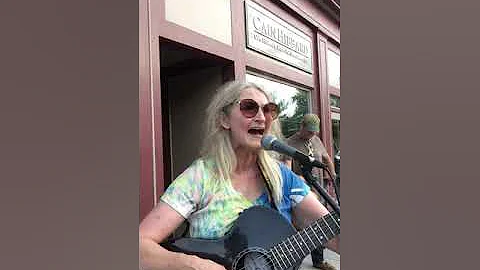 Jaane Doe (AKA Elizabeth Berliner) Sings @Berkshir...