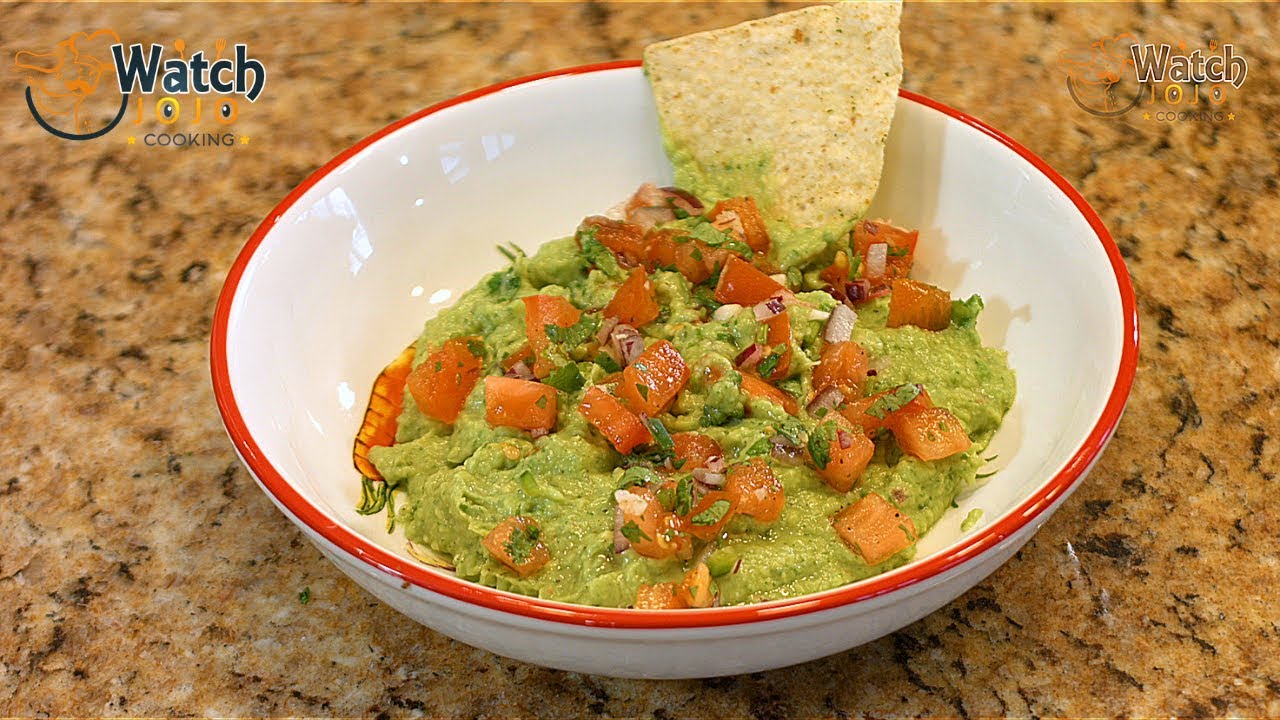 How to Make Fresh Homemade Guacamole - Easy Guacamole Recipe