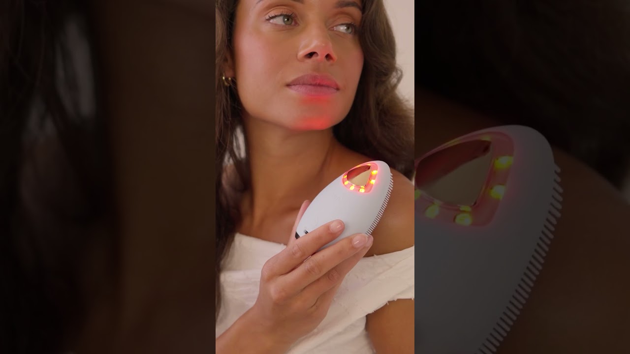 LED light therapy is more than a trend - it’s backed by science! ❤️