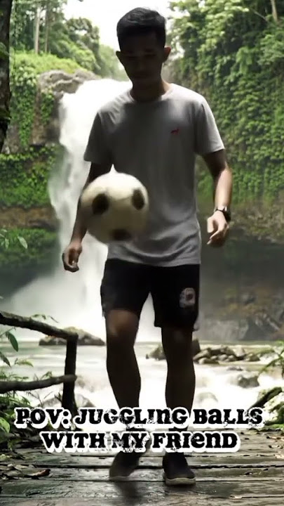 junggling bersama teman di air terjun ⁉️ #football #juggling #shorts