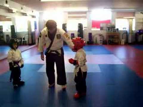 Gordon in Karate - sparring - in Red Gear - YouTube