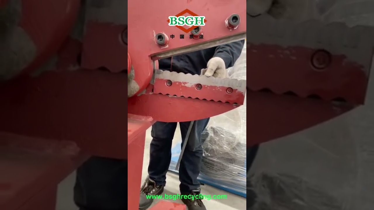 Hydraulic Alligator Shearing Machine For Steel Recycling BSGH Automatic Scrap Metal Shear Machine