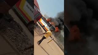 Great North Bus bieng burned by angry Seshego residents  NO WATER NO LIFE