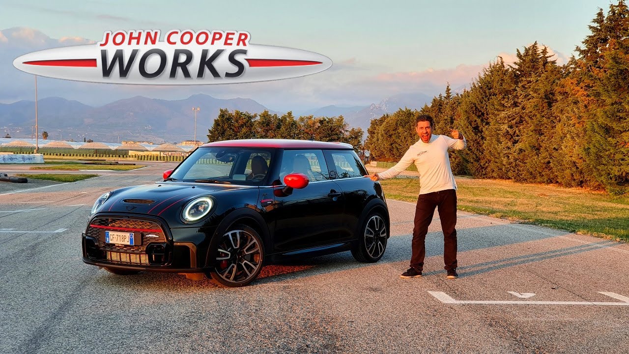 Prova MINI John Cooper Works 2021: divertente come un go kart, ma il sound... [JCW 231 cv 2022]