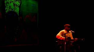 One More River (acoustic) - Clinton Fearon @ salle Doussineau, Chartres, FR - 2010, February 27th