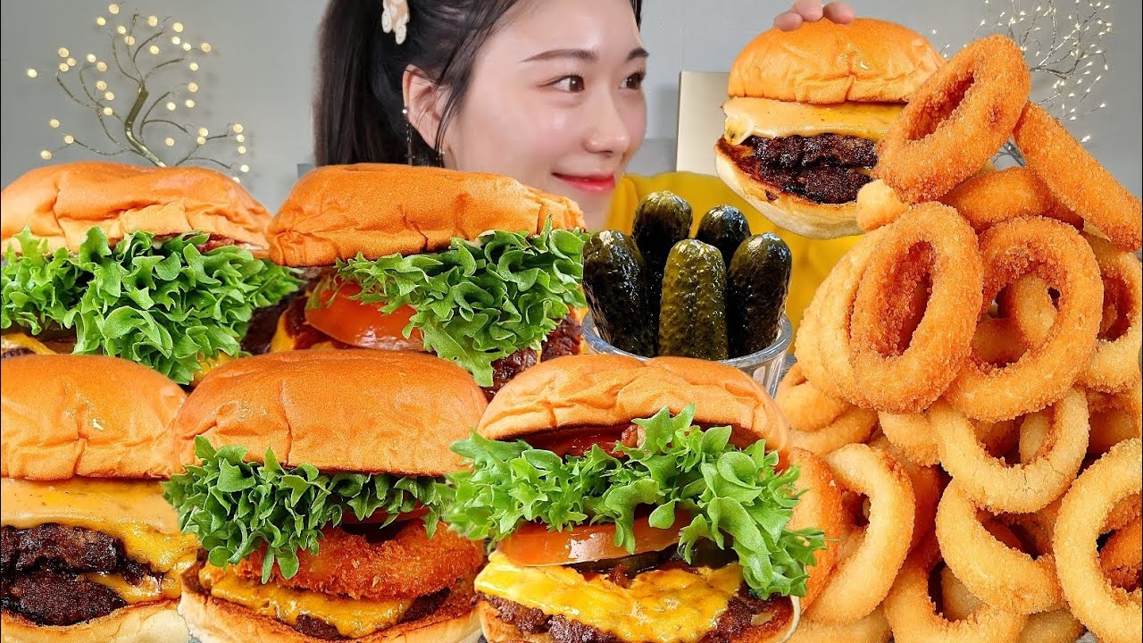 ASMR 간단하게 햄버거 5개 양파링 산처럼 쌓아서 통피클 먹어볼게요 리얼먹방 :) hamburger , Onion ring MUKBANG