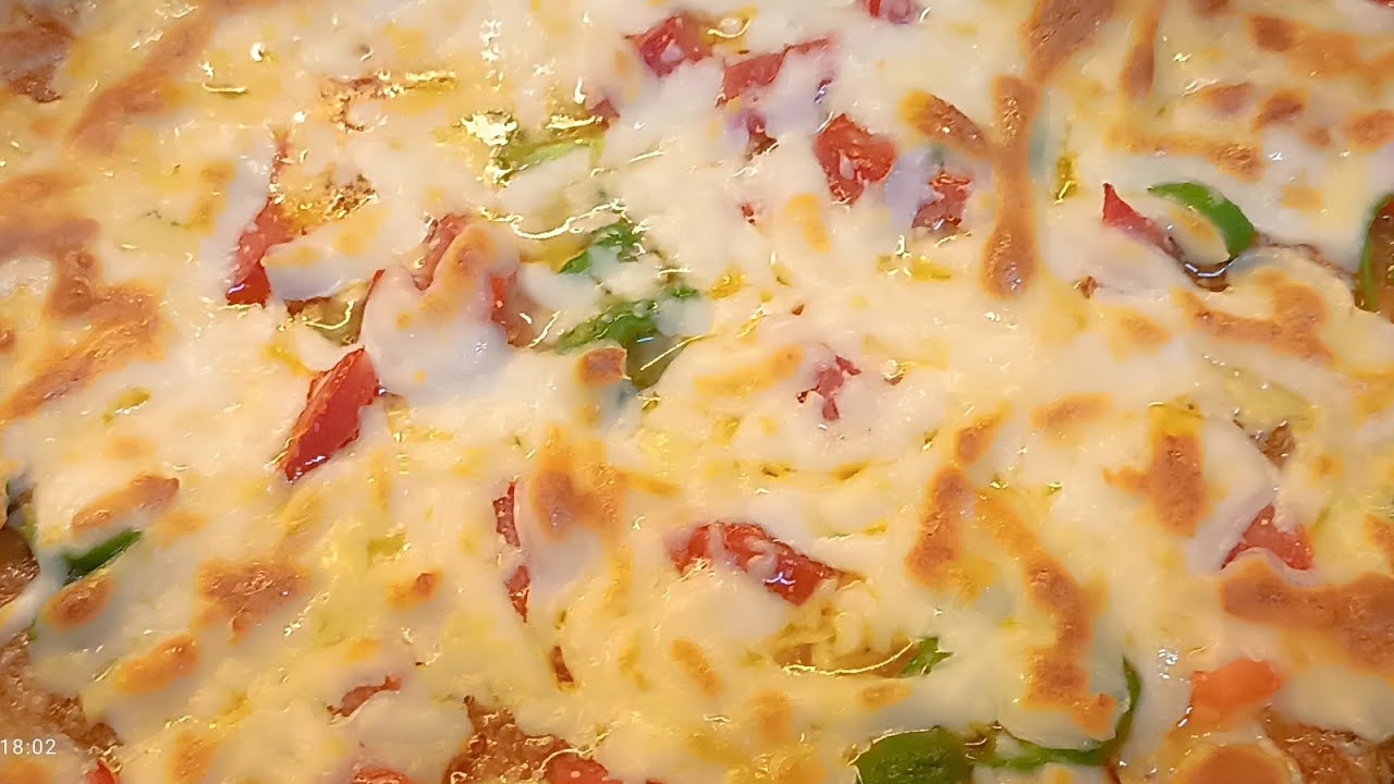 اسهل بيتزا بالتونة هتعملوها 😋😋 انضف من برة 