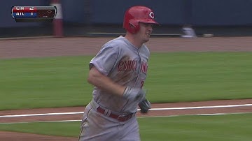 Bruce hammers a two-run homer to right field