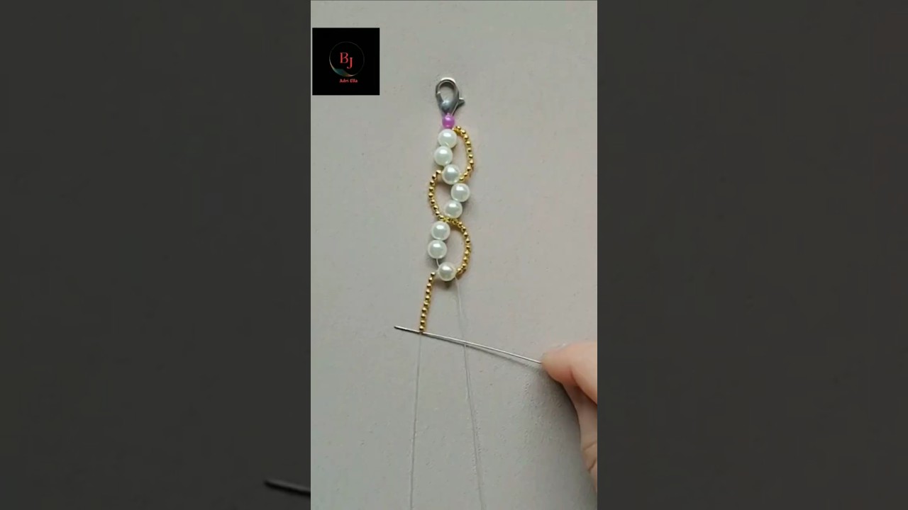 Easy beaded bracelet step by step tutorial. #beadedbracelettutorial