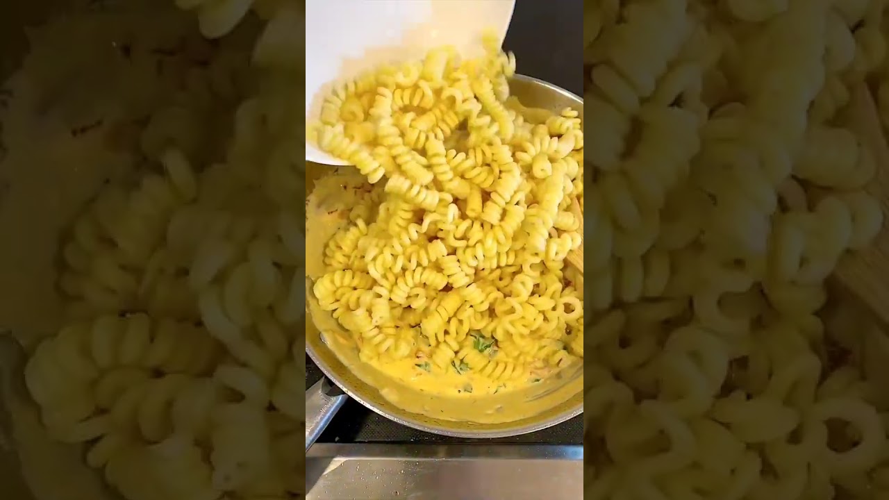 Creamy Garlic Sun Dried Tomato Pasta