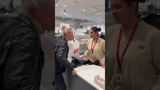 Kundin Rastet Bei H&M Aus Wegen Bh-Größe Sehe Ich So Aus, Als Hätte Ich Erbsen?