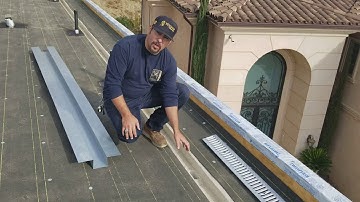 Concealed Roof Gutter for a Modern Home - Los Angeles Home Builder