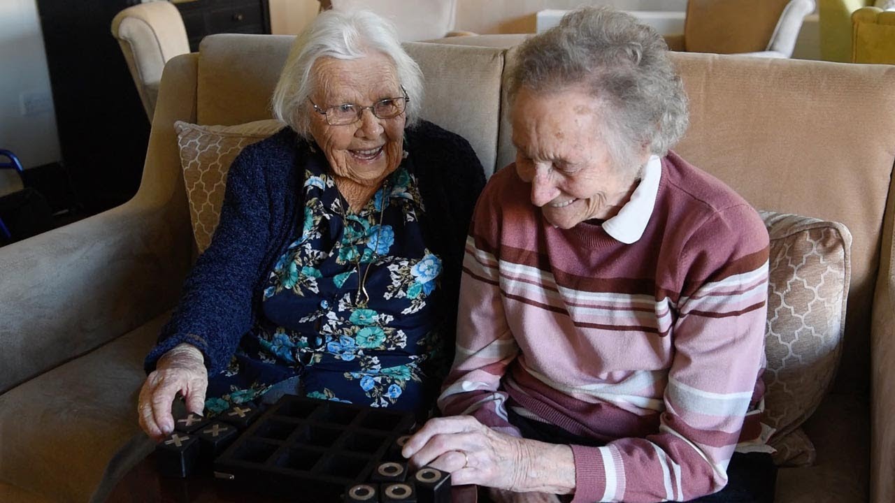 Elderly Best Friends Reunited In Care Home After 70 Years Apart 