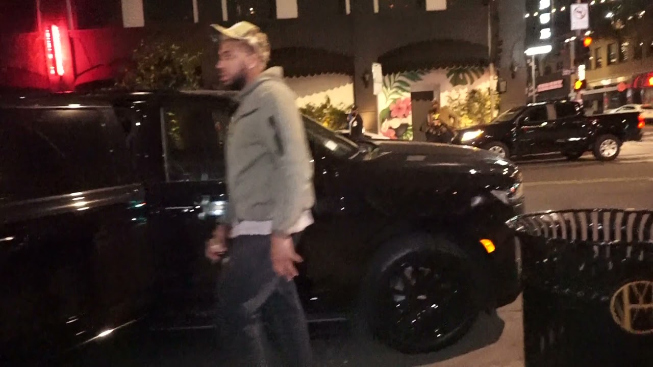 Quavo enjoying single life at "The Highlight Room"