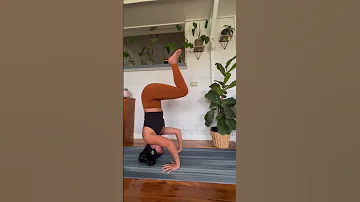 @hello.santosha perfecting a headstand🧘‍♀️ Find more relaxing music on our Chill Guitar playlist🤍