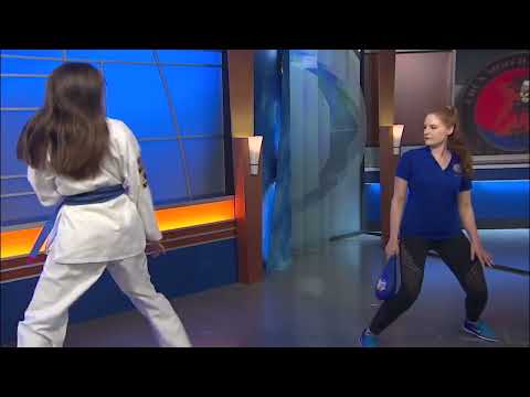 видео: Elkhart Martial Arts Shows Off Their Skills