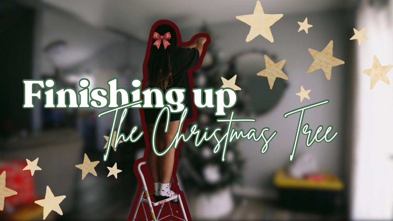 VLOGMAS ♡ Finishing up The CHRISTMAS TREE || I’m Sick!! & CLEANING THE HOUSE  || VLOG 36 ♡