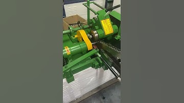 Automatic thread rolling machine for lamp holder E27