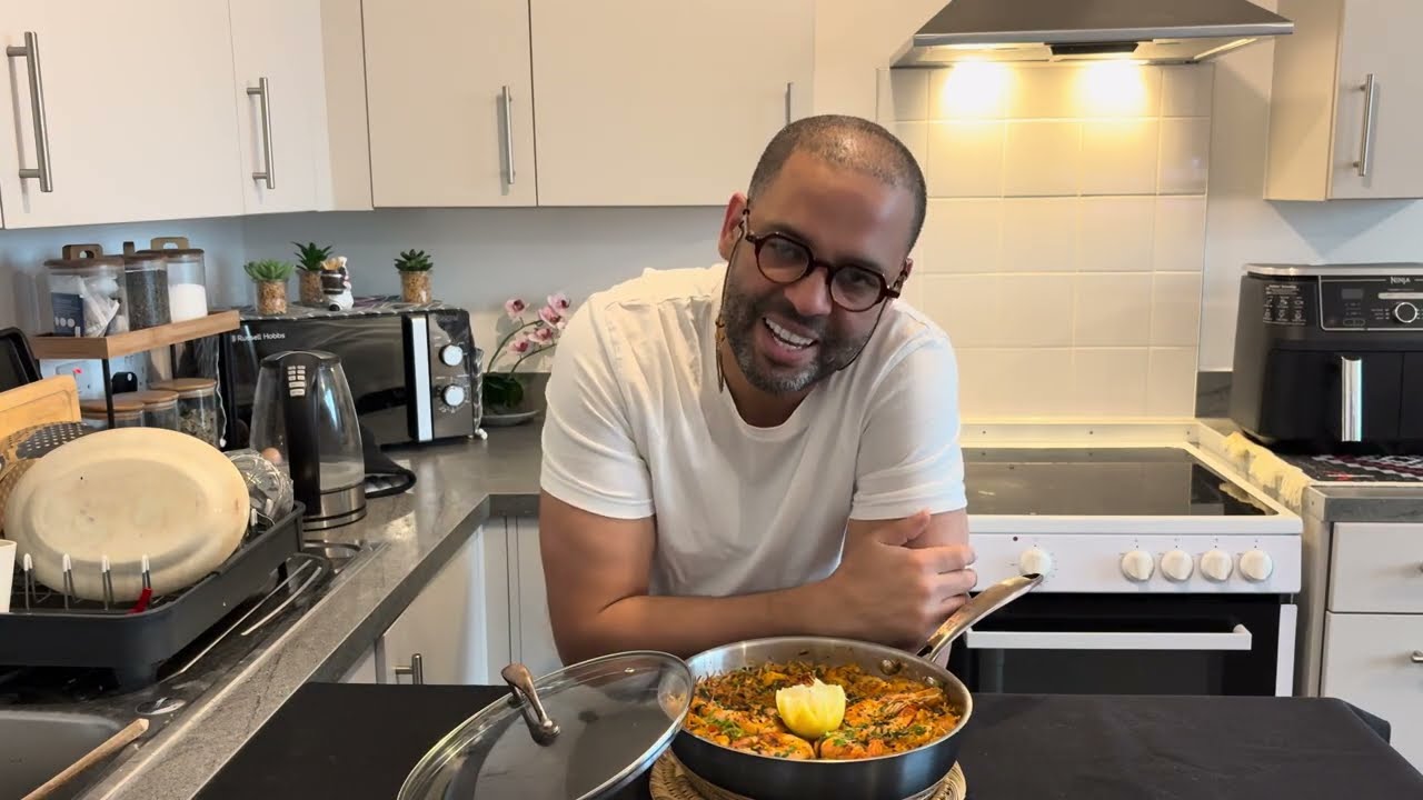 قلبنا البايلا 🇪🇸 مغربية بالشعرية 🇲🇦 والحوت 🦑🐟🦐والنتيجة مذاق 💣 خيالي ضروري جربوها 😉