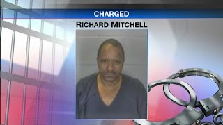 Lafayette man accused of drug dealing after police raid