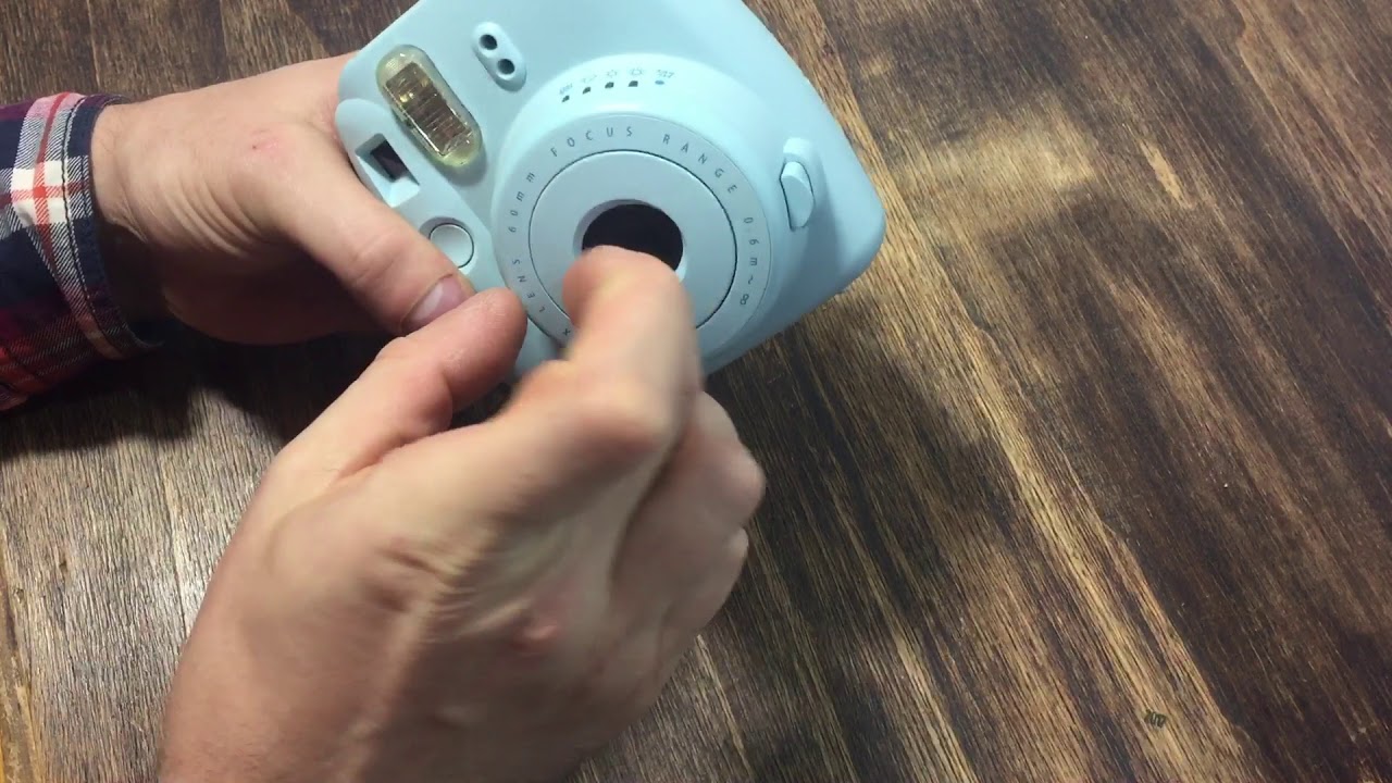 hypotese to uger Bliv klar Instax mini 8 button jammed FIX - YouTube