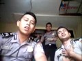 Aksi Kocak Polisi Nyanyi Lagu India