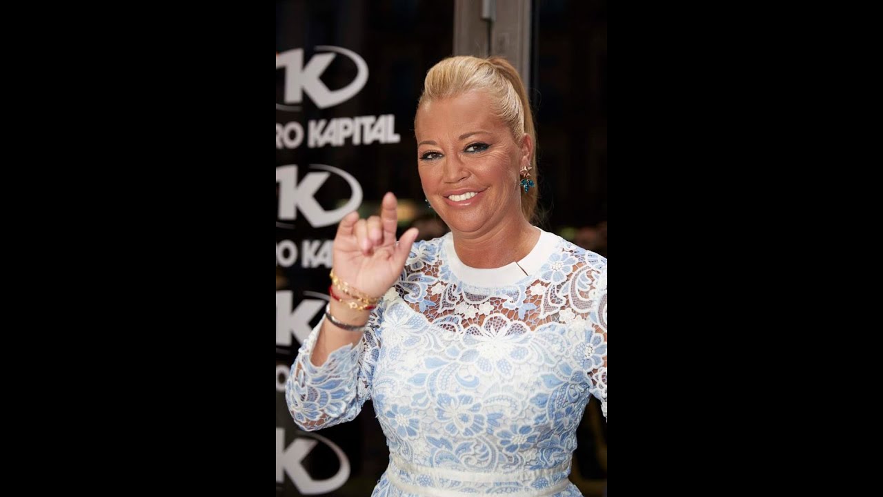 El contratiempo que pone en jaque la boda de Belén Esteban y sus 290 invitados elton john