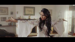 Video thumbnail of "Flor Paz - Algo De Mí (Video Oficial)"
