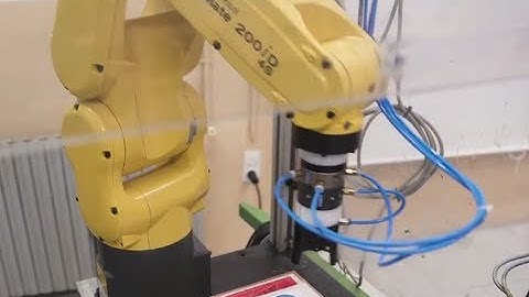 PROGRAMADOR DE ROBOTS INDUSTRIALES