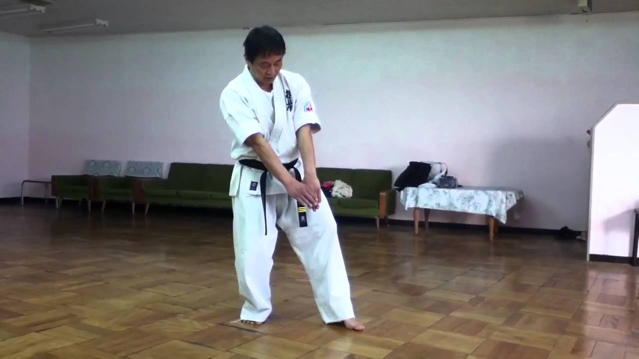 極真カラテ 後屈立ち 旭道場 Youtube