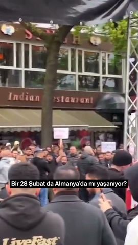 Almanya'da Müslümanlar neyi protesto ediyor?