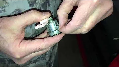 Replace/Repair/Clean Manual Door Locks on 1999 Ford Ranger Pickup