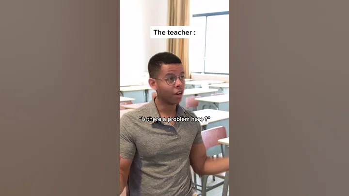 When your best friend keeps watching you during a class presentation 😂