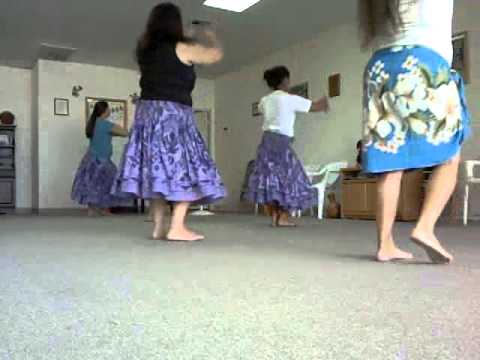 Halau Hula 'O Kaleo O'kalani: He Wahine Holo Lio