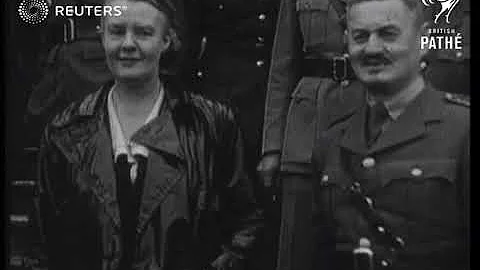 Dorothy Thompson visits Czech headquarters in Lond...