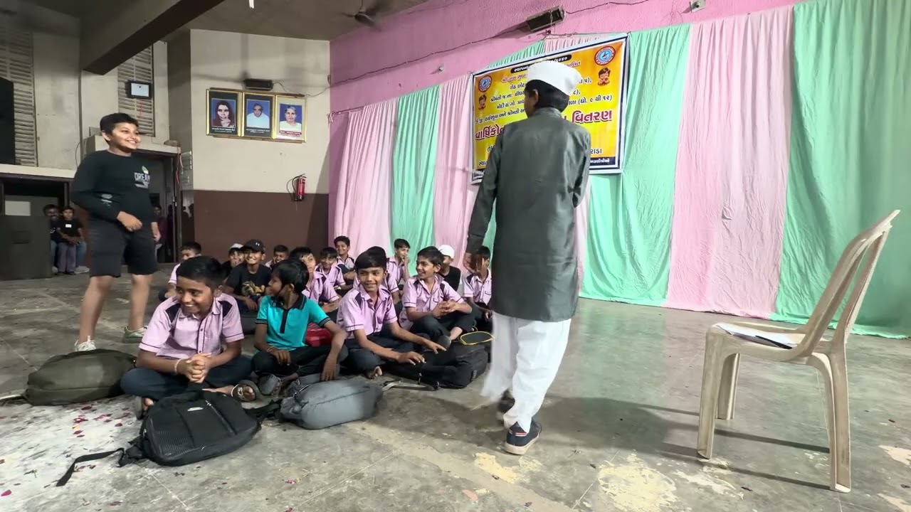 ઠોઠ નિશાળીઓ .......