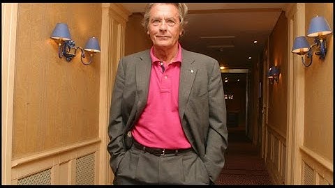 J'ai reproduit à fond:  Alain Delon séducteur né, son fils Anthony l'a imité avec la gent féminine