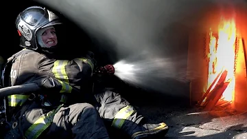 Quantos graus suporta uma roupa de bombeiro?