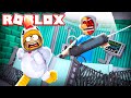 SCAPPIAMO DALL' OSPEDALE DEI PAZZI SU ROBLOX!!