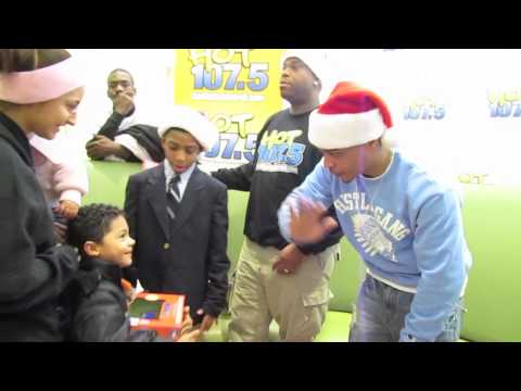 Giving Back: T.I. Gives Toys At Detroit Children's Hospital!