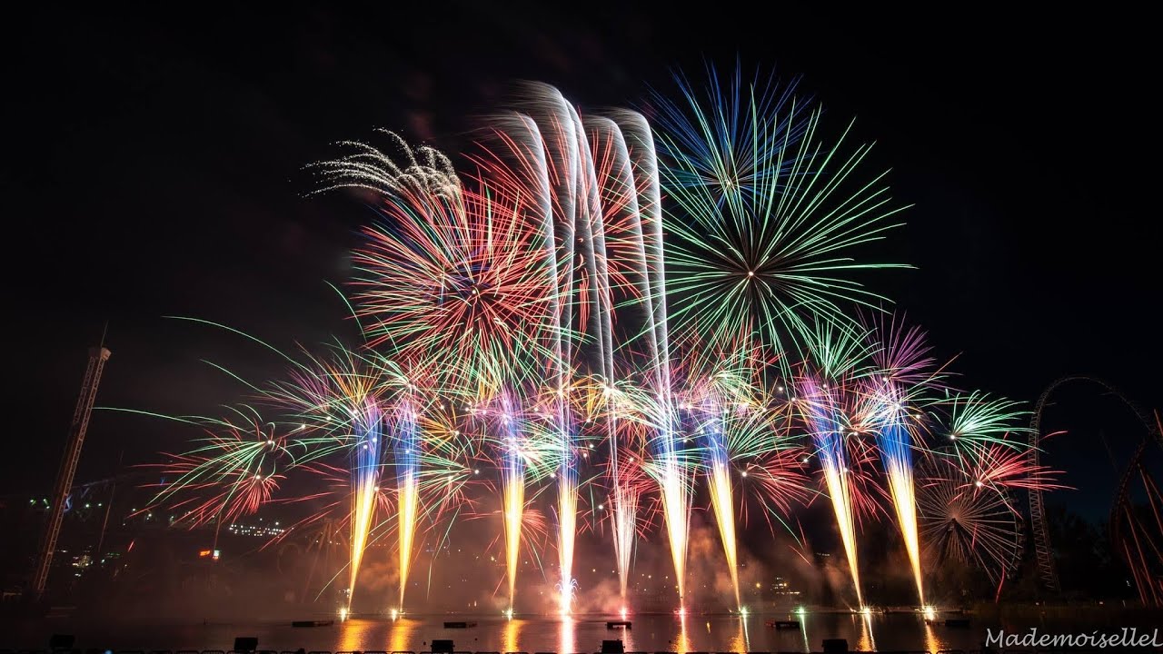 Feux d'artifice d'ouverture Hommage Boy & girl bands 2024  @LaRonde pour l'I.F.L.Q