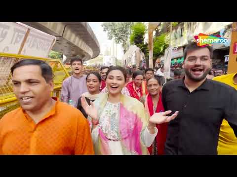 Vice President Of India Shri Jagdeep Dhankhar, Daisy Shah, Riva Arora At Lalbaughcha Raja Darshan