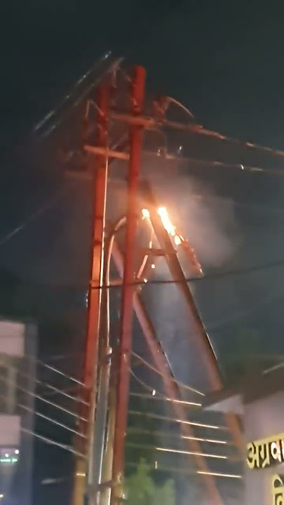 🔥 Kebakaran Tiang Listrik Akibat Korsleting | Insiden Gangguan Saluran Listrik
